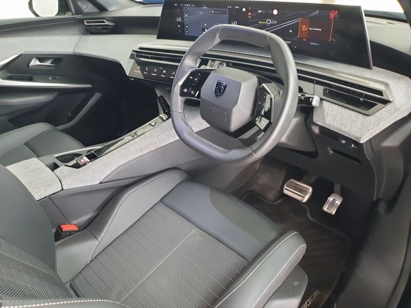 More views of Peugeot 3008