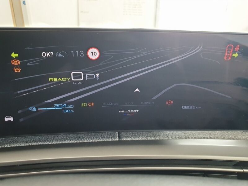 More views of Peugeot 3008