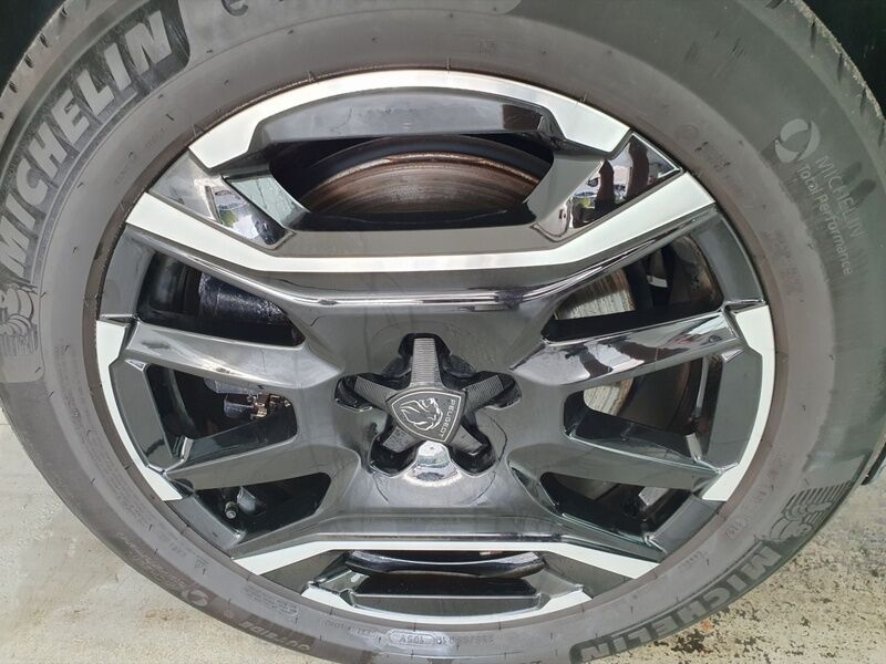 More views of Peugeot 3008