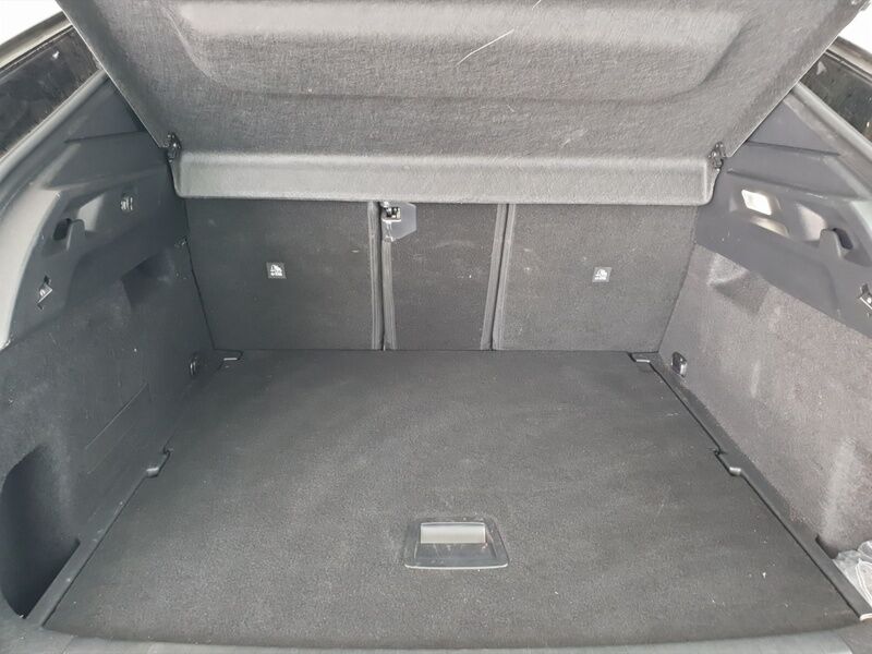 More views of Peugeot 3008