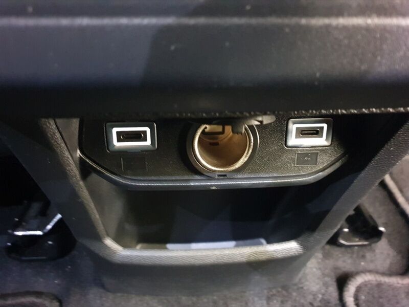 More views of Peugeot 3008