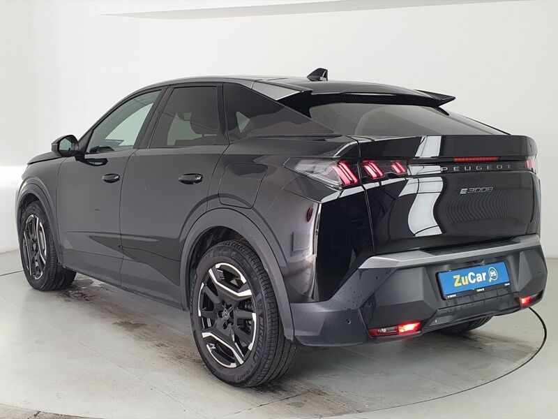 More views of Peugeot 3008
