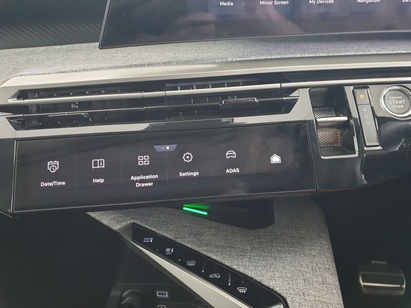 More views of Peugeot 3008