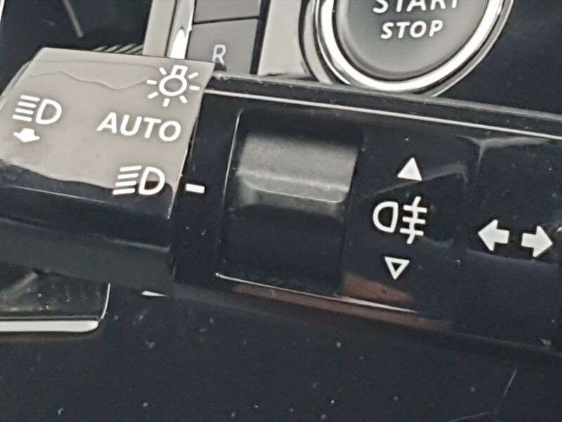 More views of Peugeot 3008