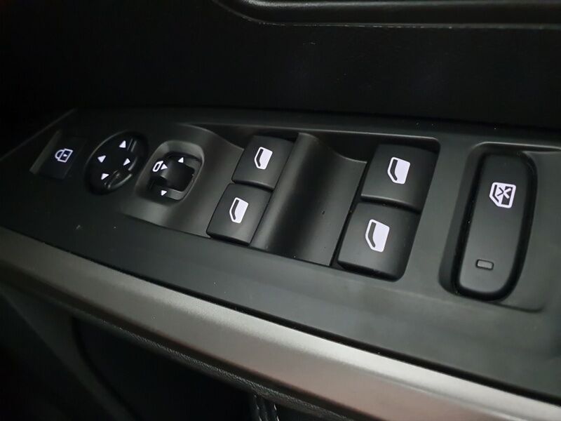 More views of Peugeot 3008