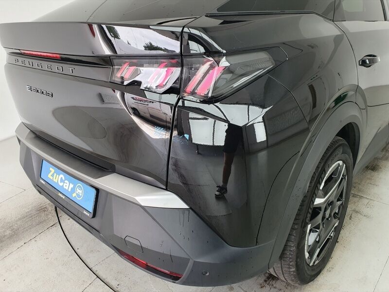 More views of Peugeot 3008