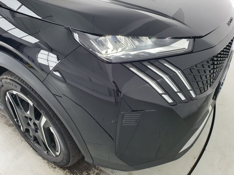 More views of Peugeot 3008