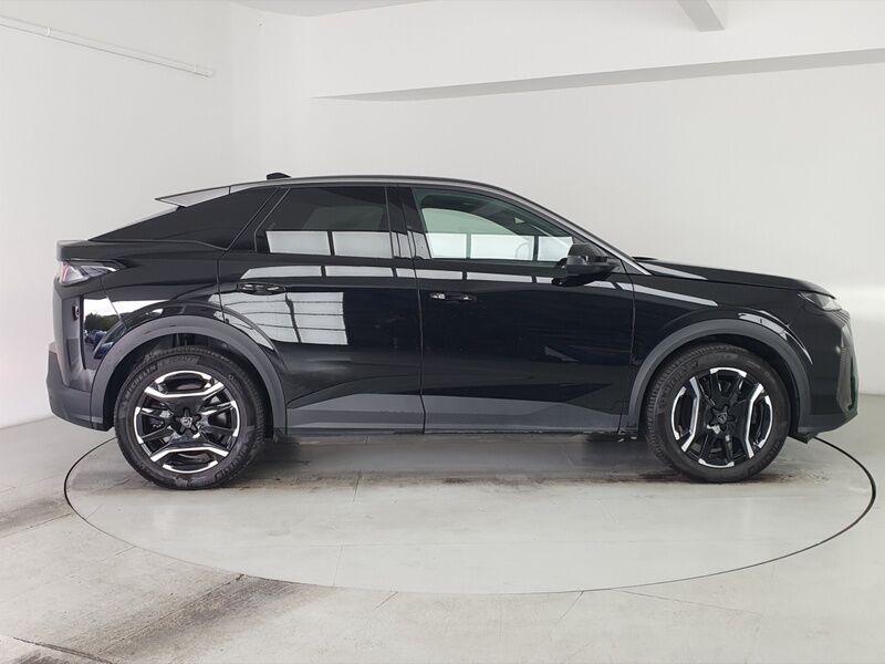 More views of Peugeot 3008