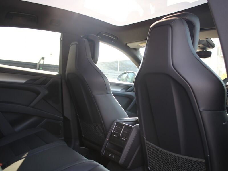 More views of Porsche Cayenne