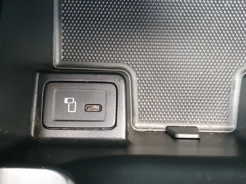 More views of Mercedes-Benz EQA