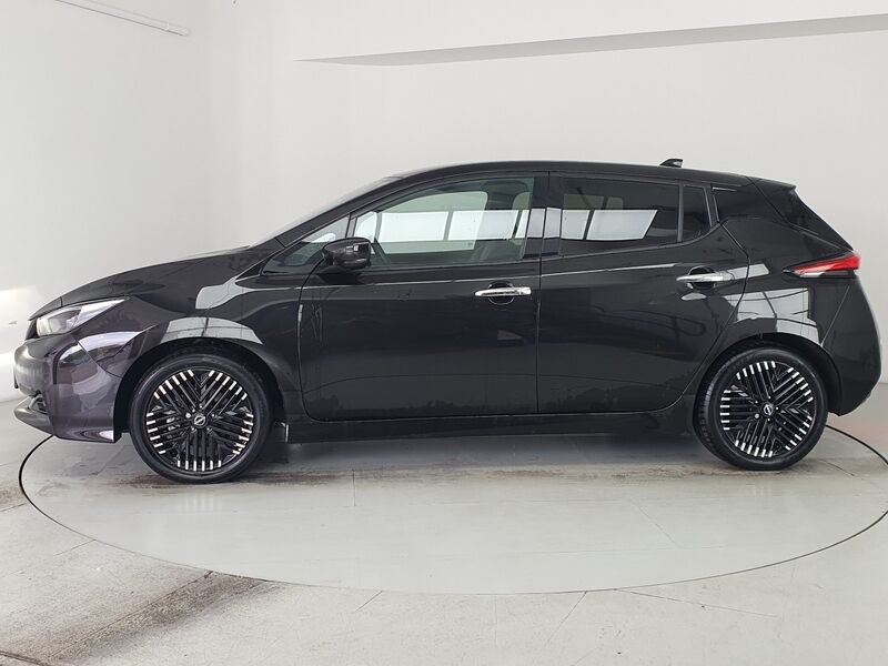 More views of Nissan Leaf