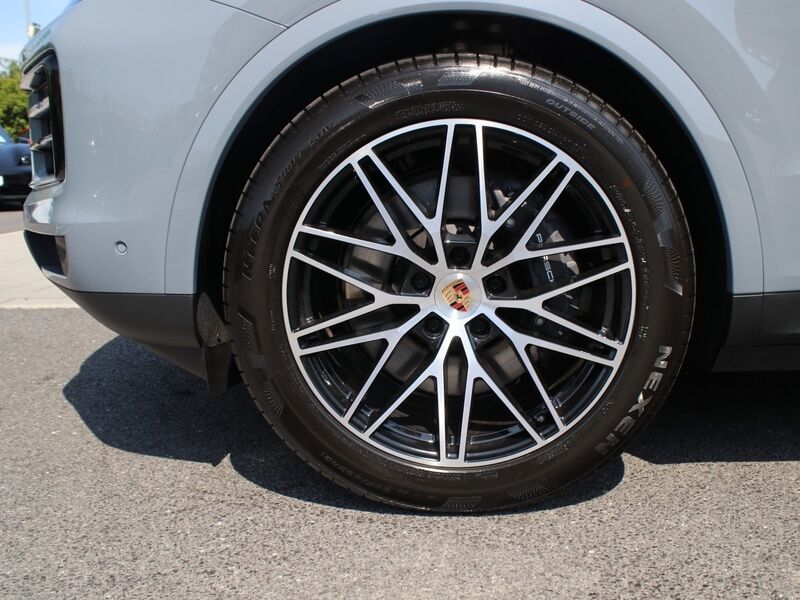 More views of Porsche Cayenne