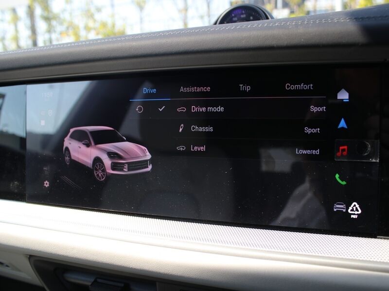 More views of Porsche Cayenne