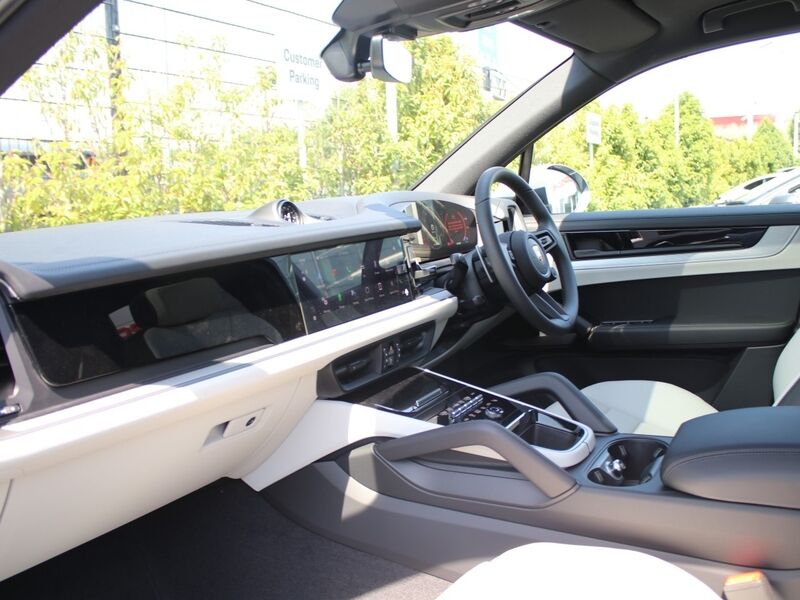 More views of Porsche Cayenne