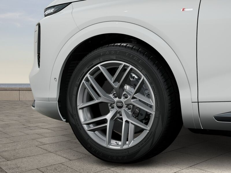 More views of Audi Q7