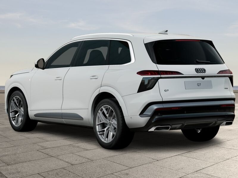 More views of Audi Q7