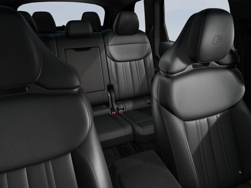 More views of Audi Q7