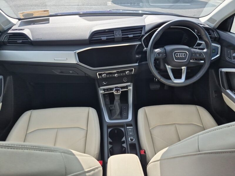More views of Audi Q3