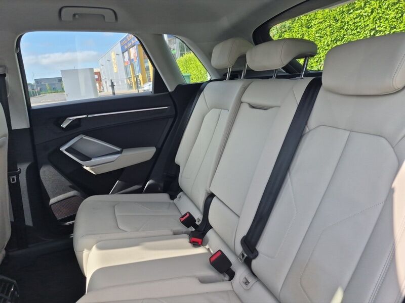 More views of Audi Q3