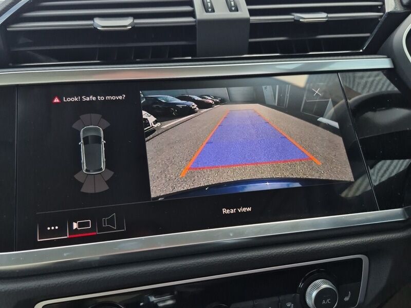 More views of Audi Q3
