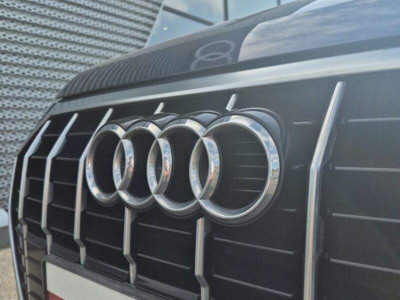 More views of Audi Q3