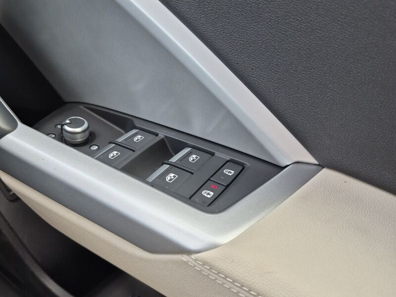 More views of Audi Q3