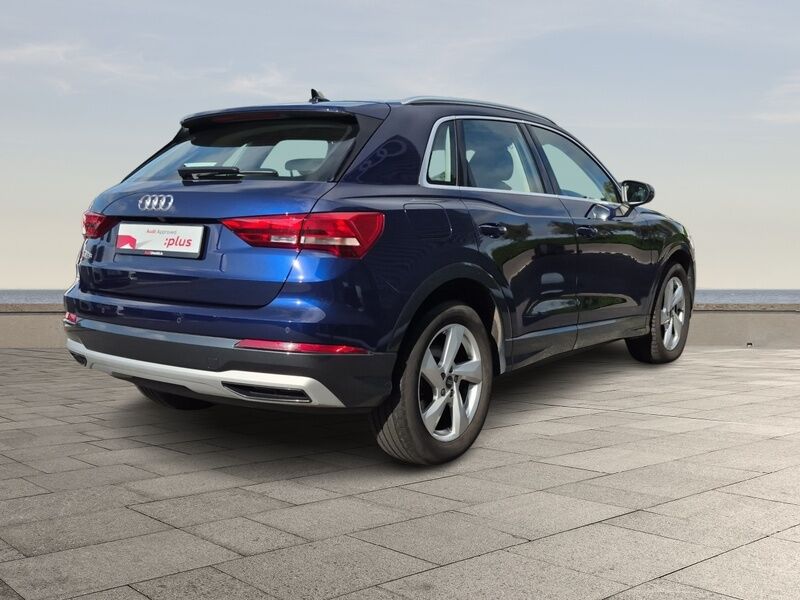 More views of Audi Q3