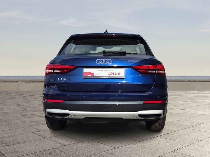 More views of Audi Q3