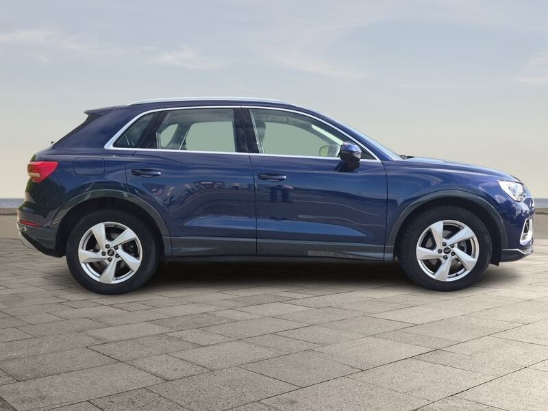 More views of Audi Q3