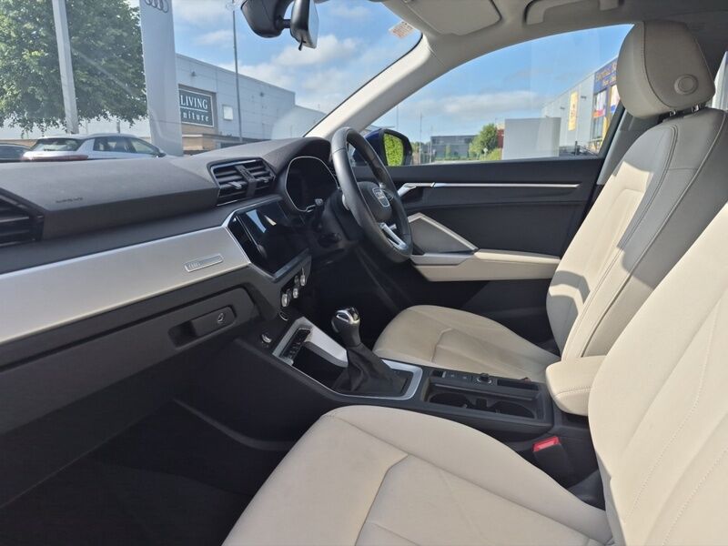More views of Audi Q3