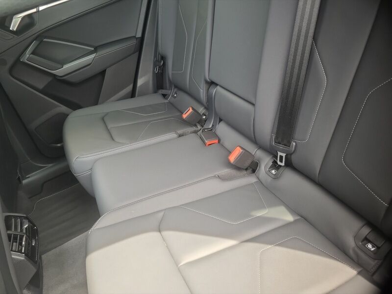More views of Audi Q3