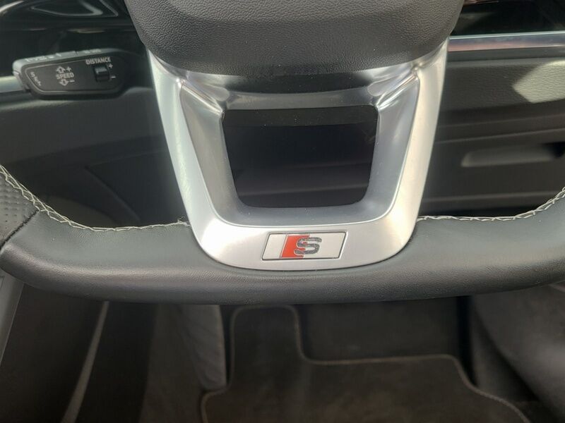 More views of Audi Q3