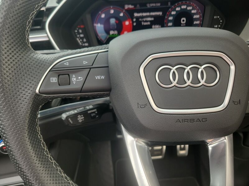 More views of Audi Q3