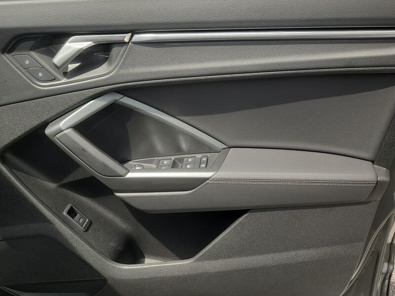 More views of Audi Q3