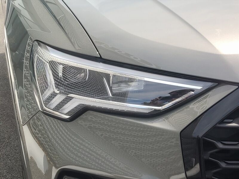 More views of Audi Q3