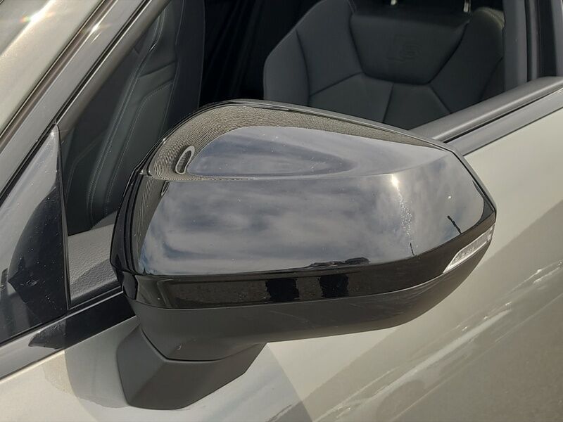 More views of Audi Q3