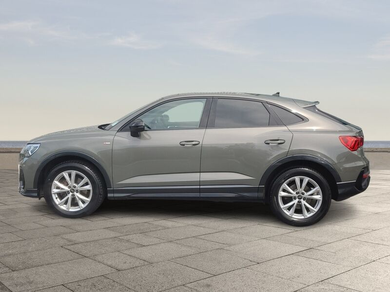 More views of Audi Q3