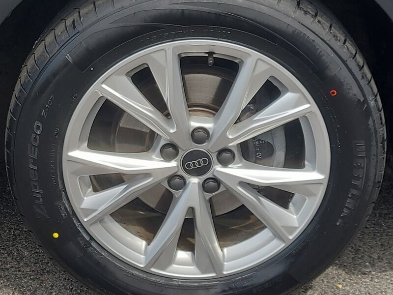 More views of Audi Q3