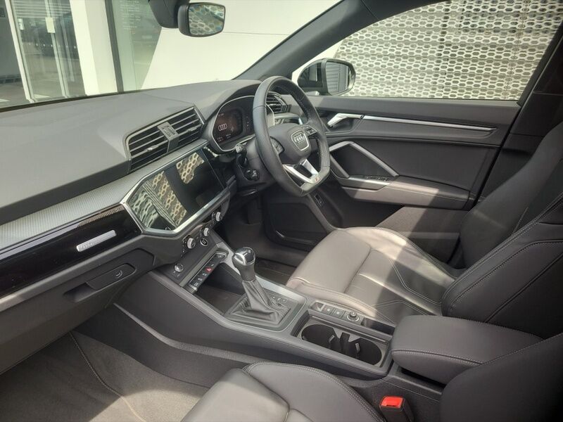 More views of Audi Q3