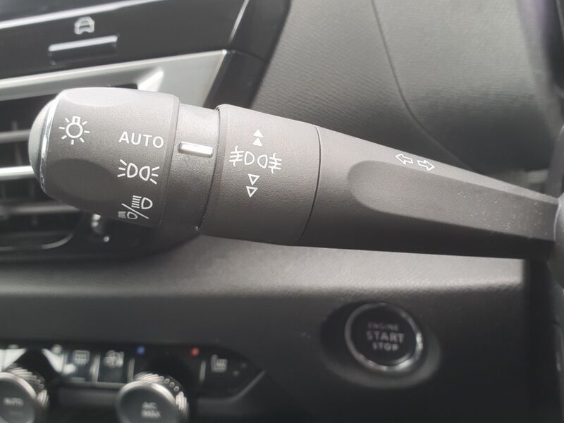 More views of Citroen e-C4 X