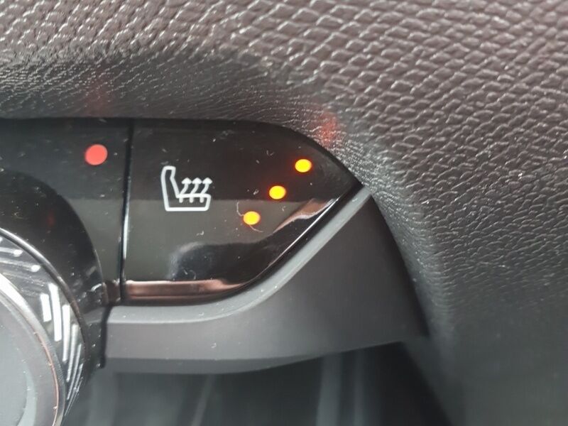 More views of Citroen e-C4 X