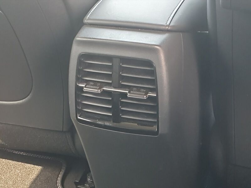 More views of Kia Niro