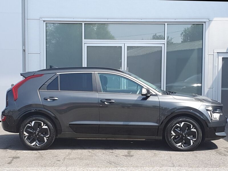 More views of Kia Niro