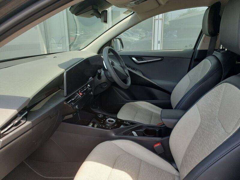 More views of Kia Niro