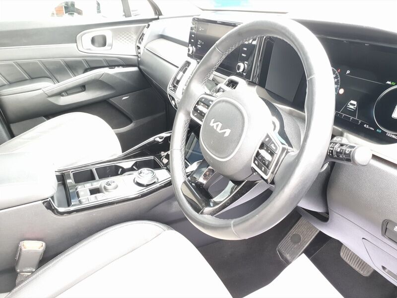 More views of Kia Sorento