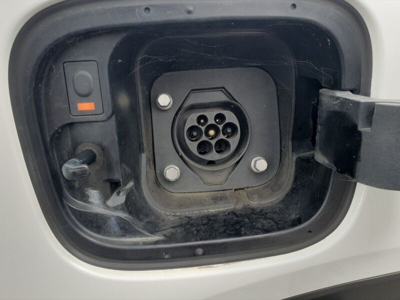 More views of Kia Sorento