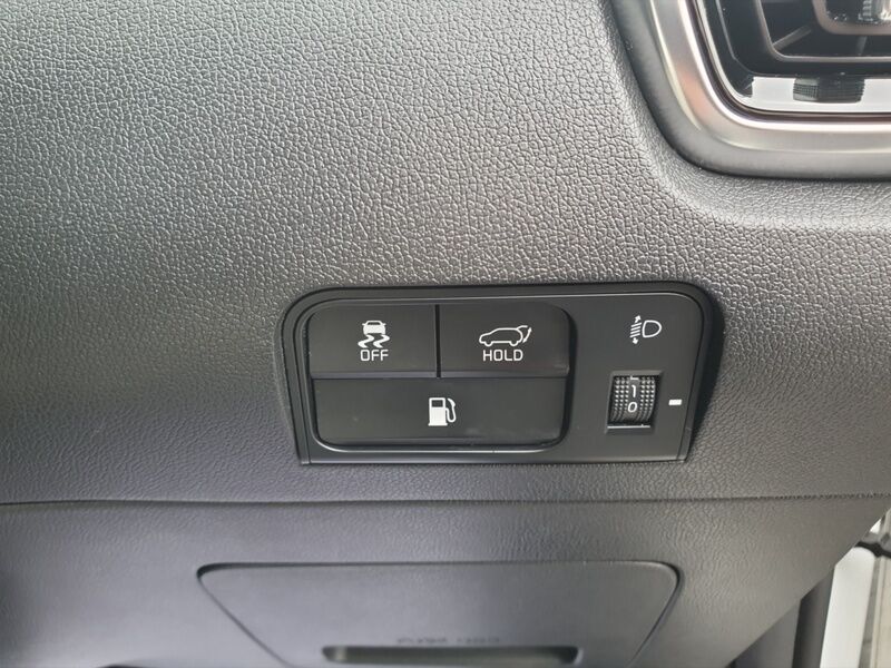 More views of Kia Sorento