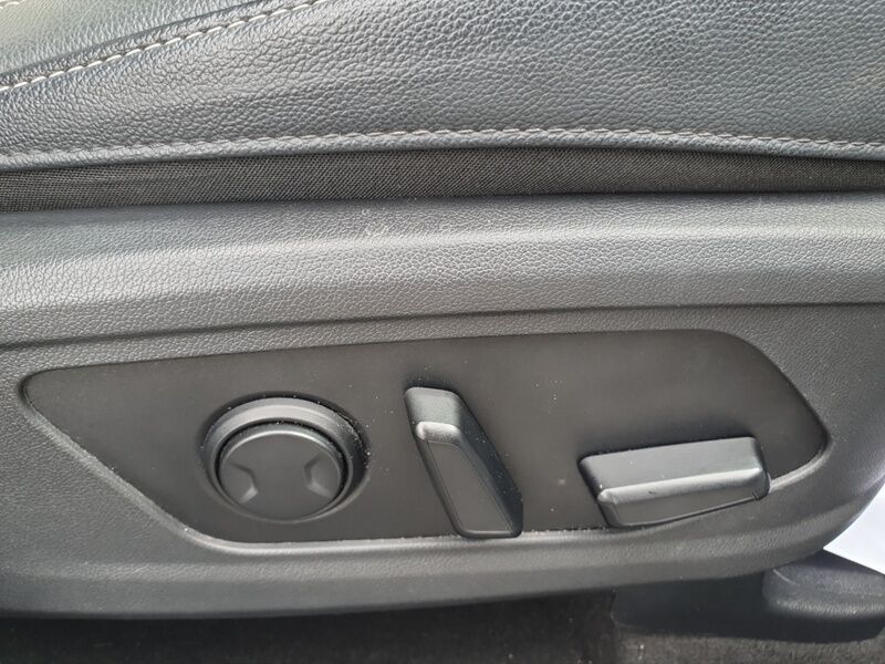 More views of Kia Sorento