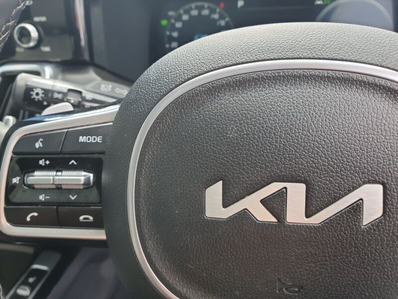 More views of Kia Sorento