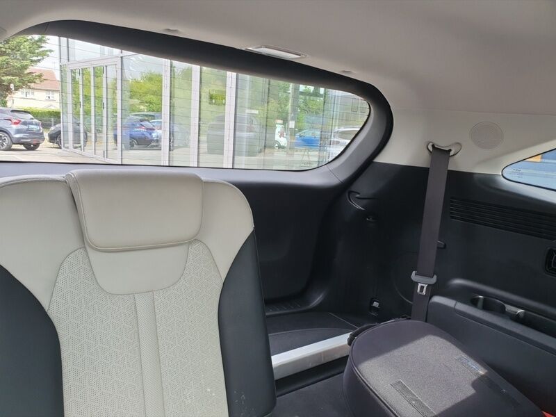 More views of Kia Sorento